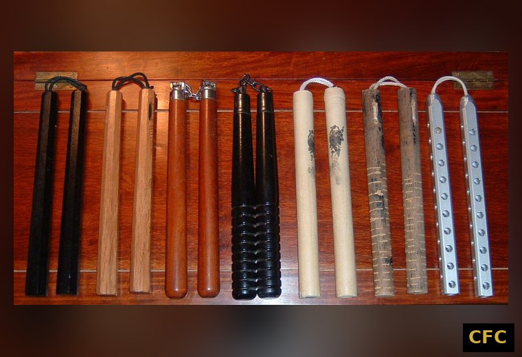 Verschiedene Nunchaku aus dem Okinawa-Kobudō