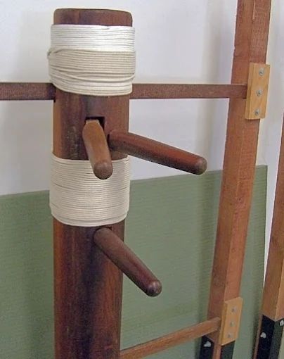 Wing Chun Holzpuppe & FMA-Waffentraining (Arnis, Kali) in der Kampfkunstschule CFC in Villach, Kärnten